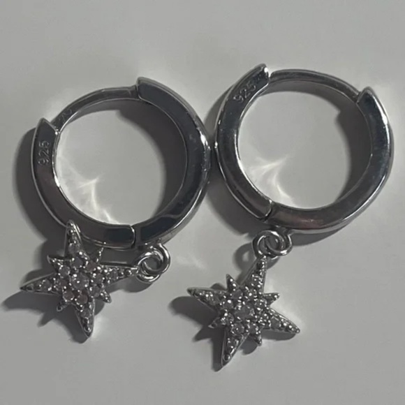 NWOT Sterling Silver Star Huggie Hoop Earrings - Picture 1 of 2
